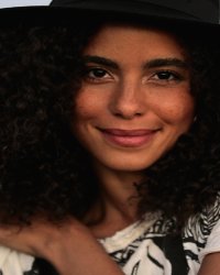 Parisa Fitz Henley