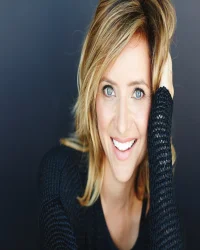 Christine Lakin