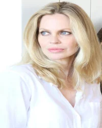 Kristin Bauer van Straten