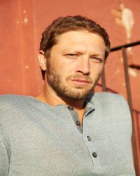 Ebon Moss Bachrach