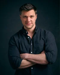 Shane McRae